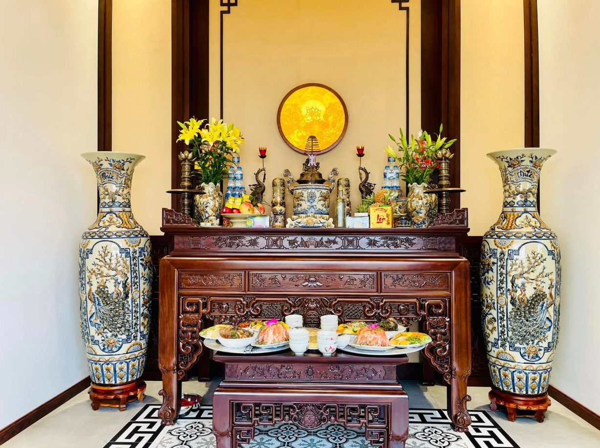 Bàn thờ cao cấp gỗ hương đá 2